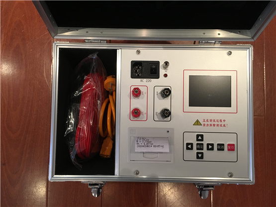 LCZZ-10變壓器直流電阻測試儀用于，繞組的直流電阻測量是變壓器的例行試驗之一，其目的主要是檢查繞組之間、繞組與引線之間的連接或機(jī)械特性是否良好、各相繞組之間的電阻是否平衡等，以保證變壓器的安全運(yùn)行。