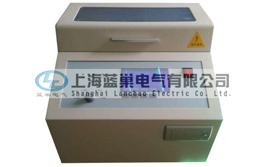 LCY-100B絕緣油介電強(qiáng)度試驗(yàn)儀是我公司經(jīng)過多次現(xiàn)場(chǎng)試驗(yàn)和長(zhǎng)期不懈努力，精心開發(fā)的高準(zhǔn)確度、全數(shù)字化工業(yè)儀器。該機(jī)操作簡(jiǎn)便，造型美觀大方