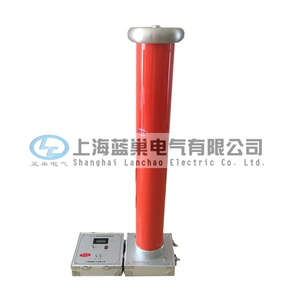 FRC系列交直流高壓分壓器（千伏表）通過儀表線與高壓測量端相連，可實現(xiàn)遠距離清晰讀數(shù)使用安全、方便。輸入阻抗高，線性度好，采用特殊的屏蔽技術(shù)，減少高壓對示值的影響，從而實現(xiàn)高穩(wěn)定度，高線性度。